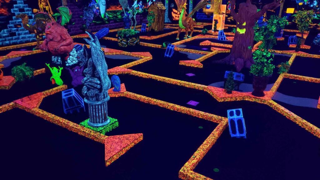 Monster Mini Golf 13 Glow in the dark mini golf